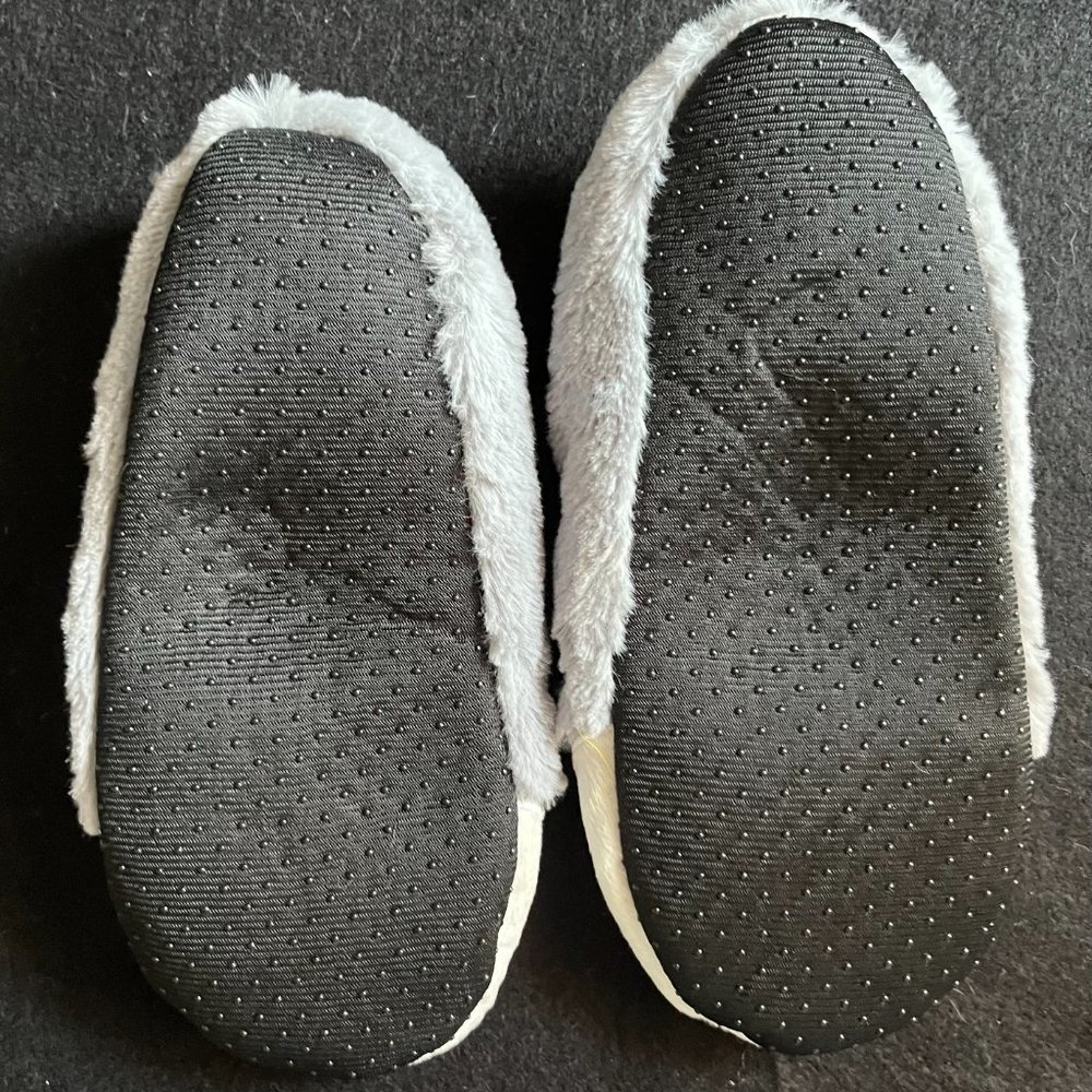 ‘Sleepy Cat’ Fleece Lined Childs Slippers Size 9 ¾” (Ages 10 – 11) - Picture 5 of 5